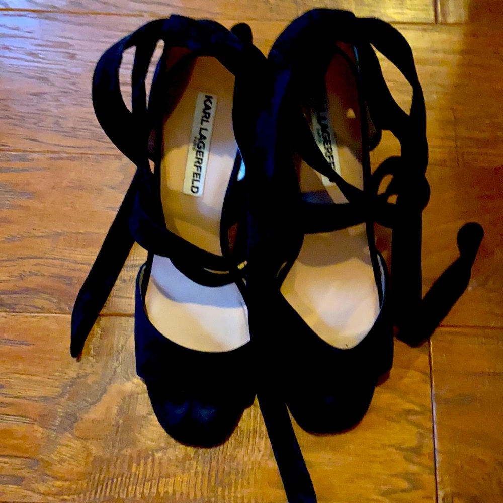 Black strappy heel